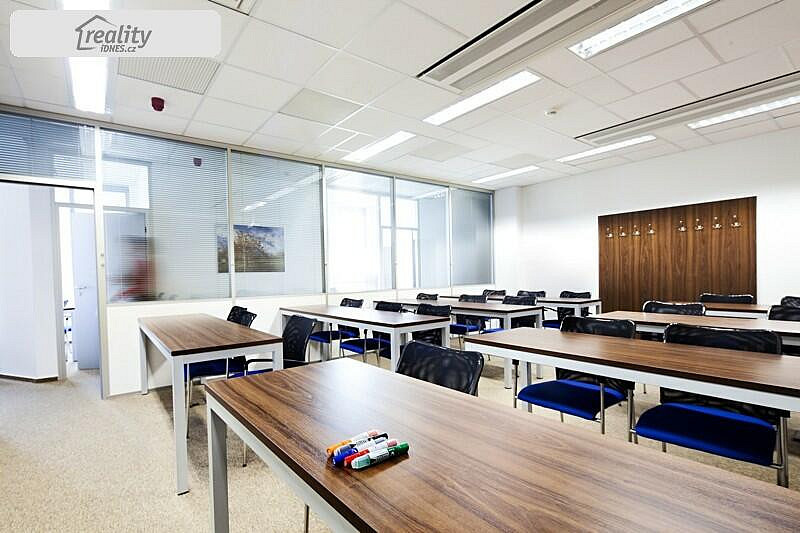 Pronájem kanceláře 590 m² — photo 4