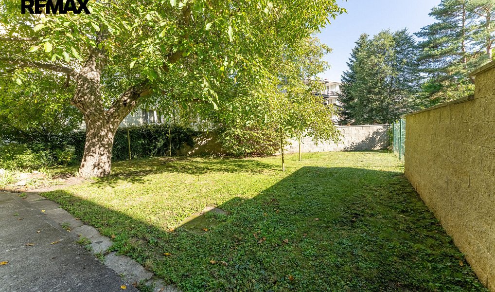 Prodej domu 210 m² s pozemkem 385 m², Praha – náhled fotky 37