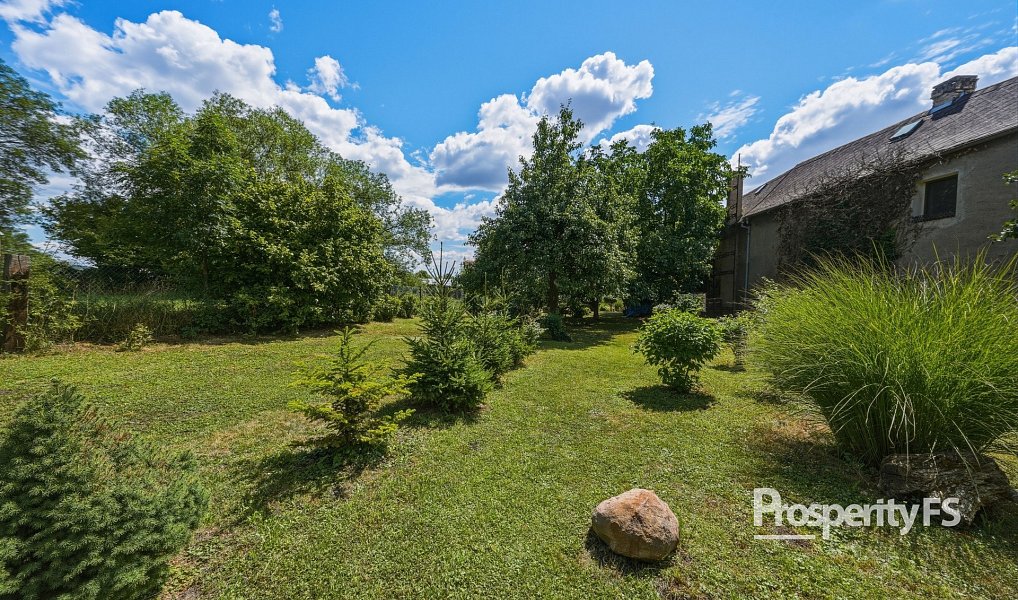 Prodej domu 318 m² s pozemkem 1 081 m², Liběšice – náhled fotky 9