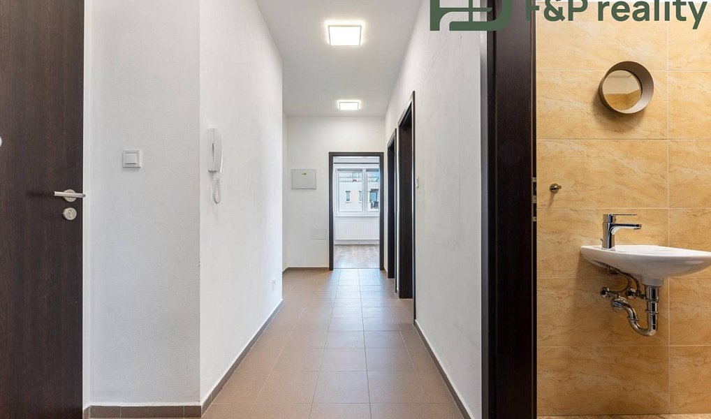 Pronájem bytu 2+kk 60 m², Velký Osek – náhled fotky 13