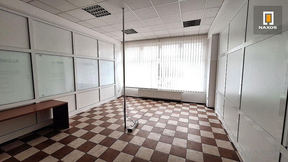 Pronájem kanceláře 524 m² – fotografie 4