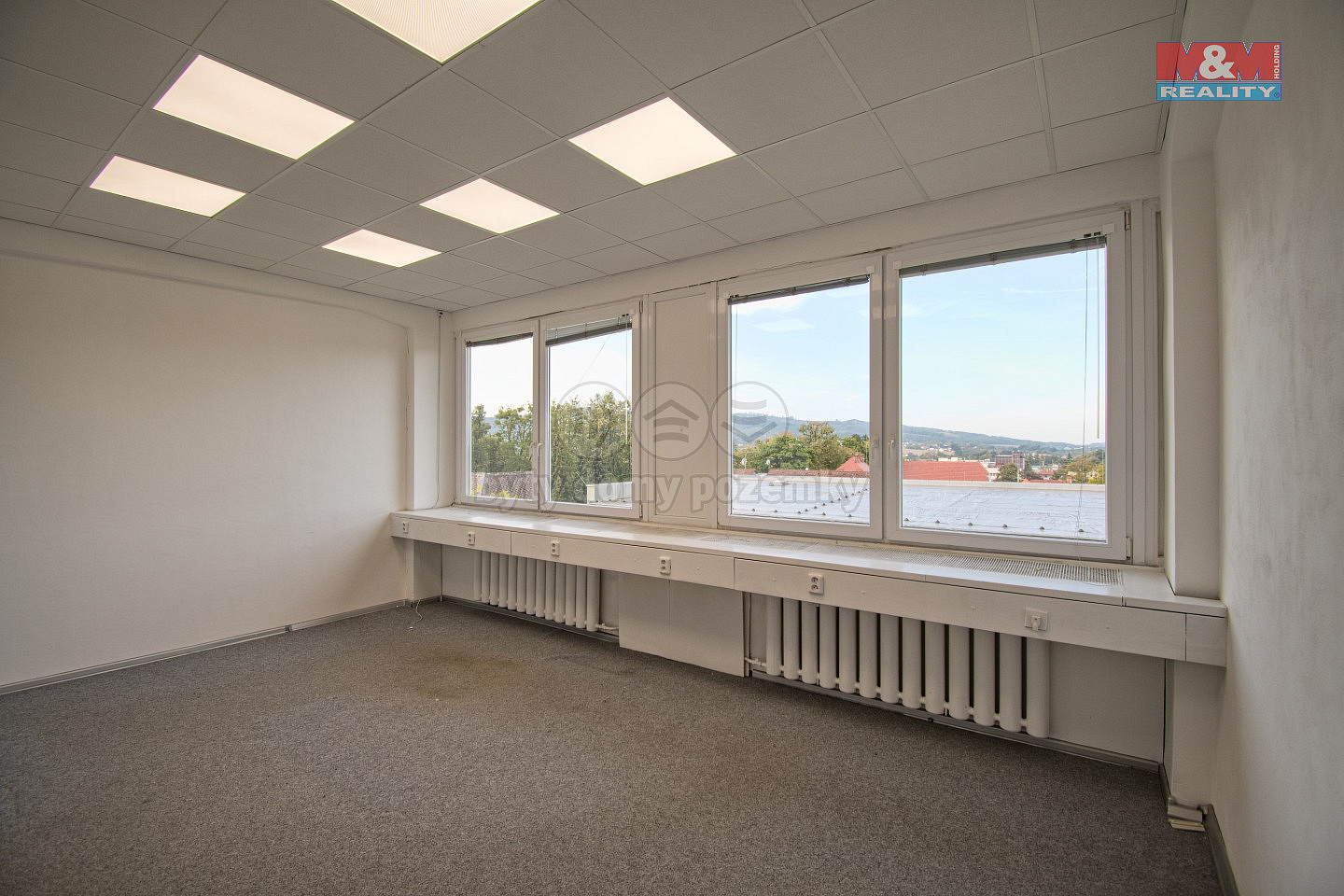 Pronájem kanceláře 36 m² — photo 2