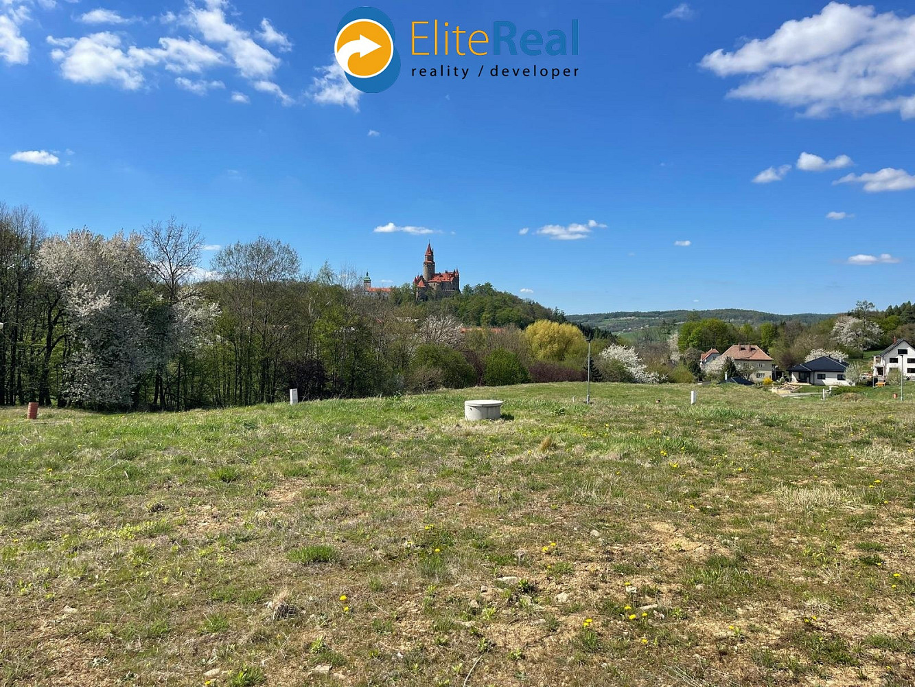 Prodej stavebního pozemku 1 563 m²