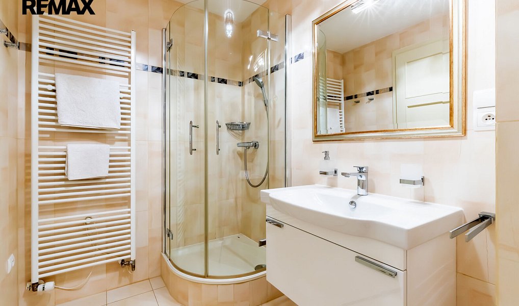 Prodej domu 306 m² s pozemkem 418 m², Praha – náhled fotky 13