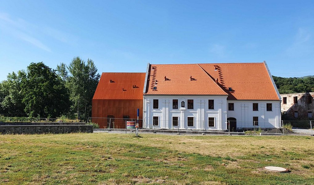 Prodej restaurace 3 313 m², Kadaň – fotka 1 z 15