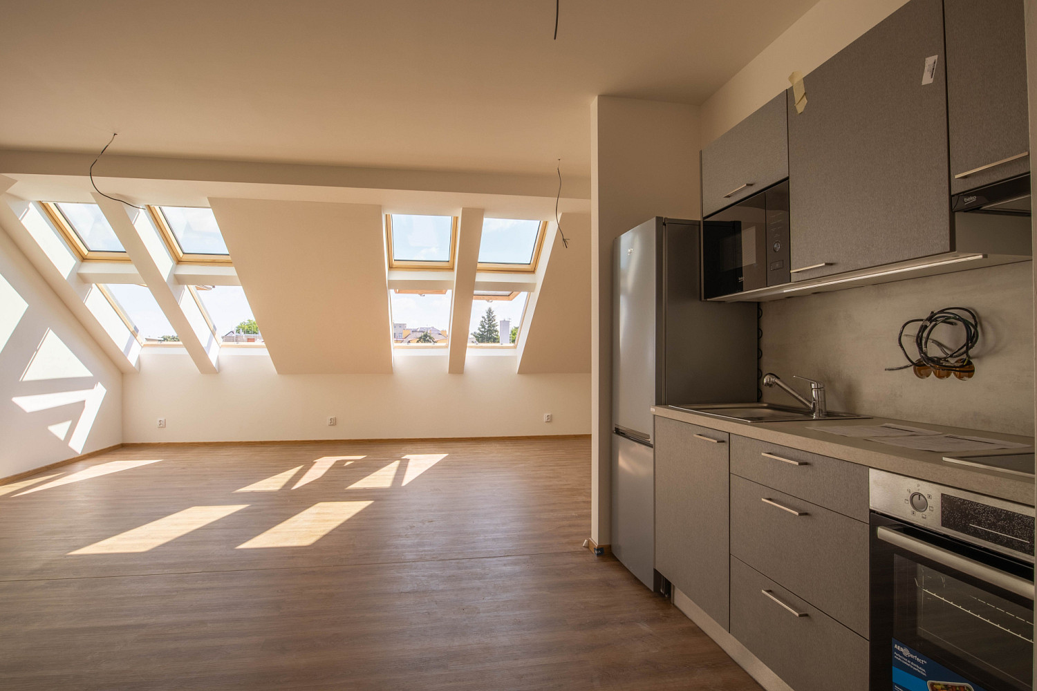 Pronájem nájemního domu, činžáku 63 m²