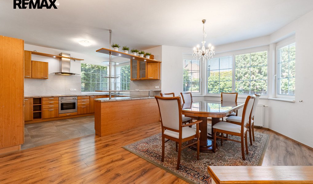 Pronájem domu 280 m² s pozemkem 764 m², Průhonice – náhled fotky 10