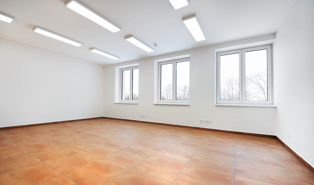 Pronájem kanceláře 420 m², Hořín – náhled fotky 9