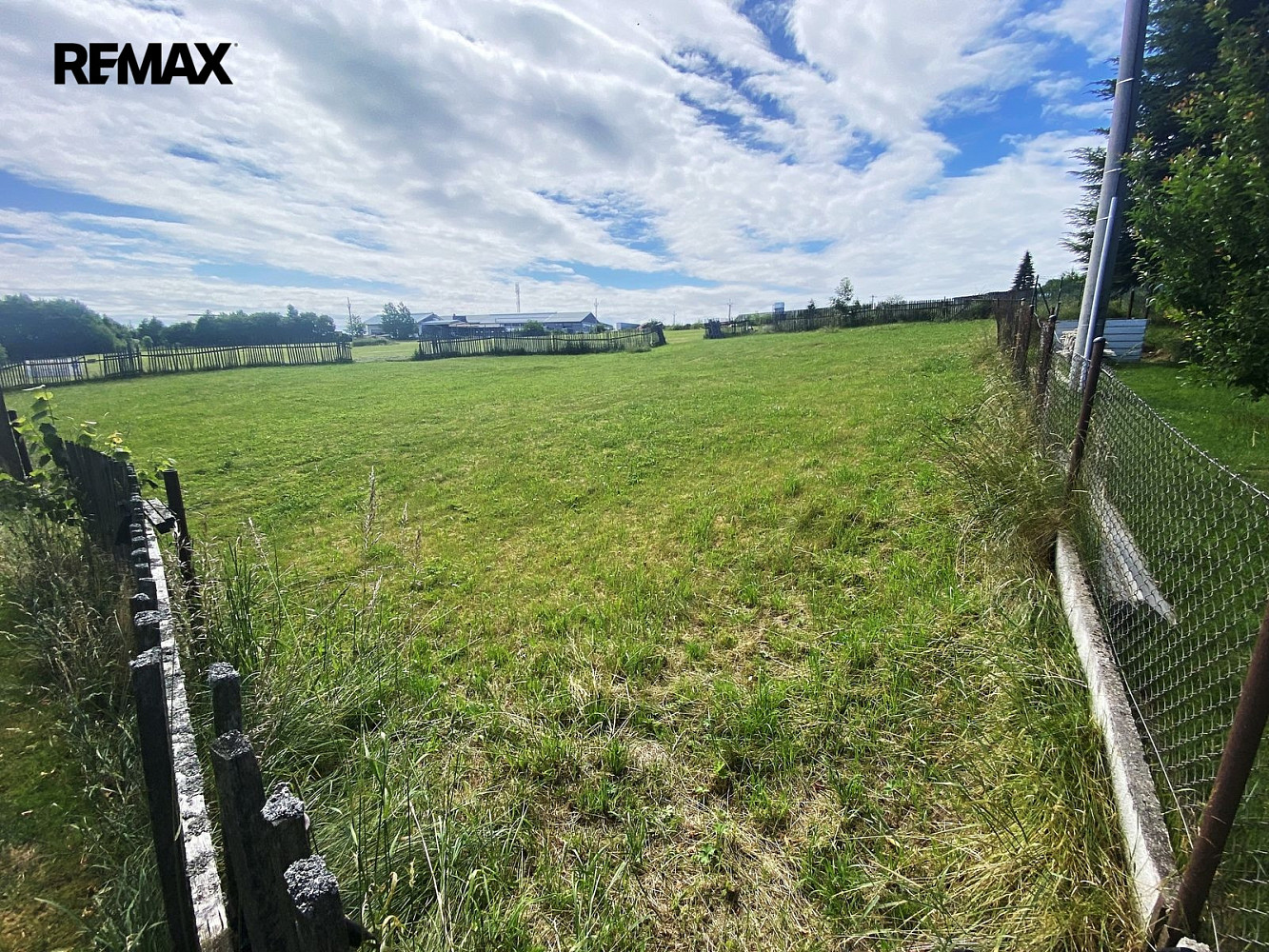 Prodej stavebního pozemku 1 134 m² – další