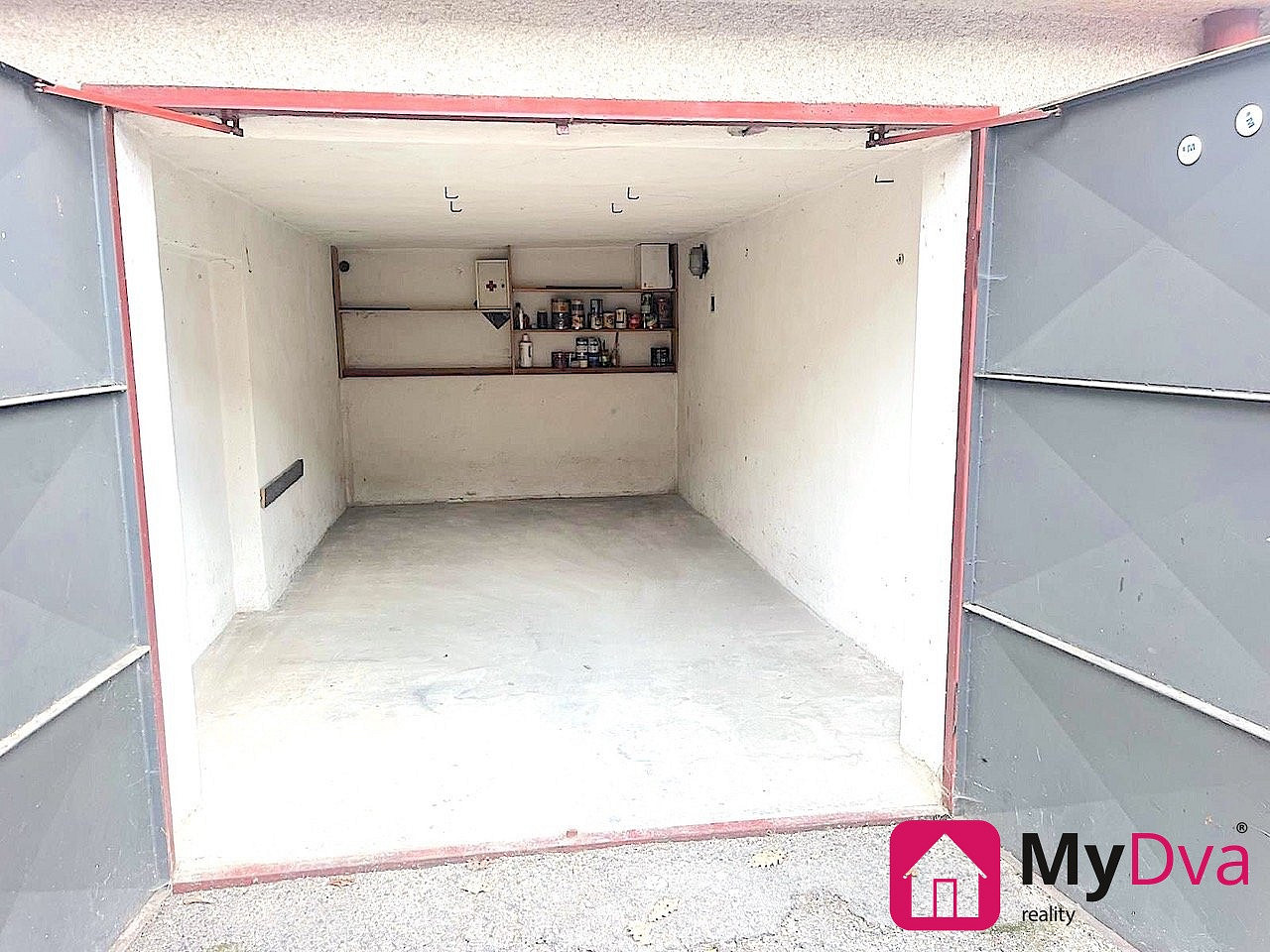 Třebíč - pronájem garáže 20 m2 — photo 2