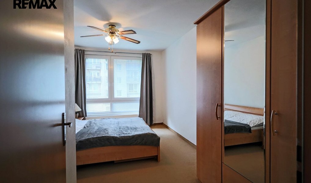 Pronájem bytu 3+kk 76 m², Praha – náhled fotky 3