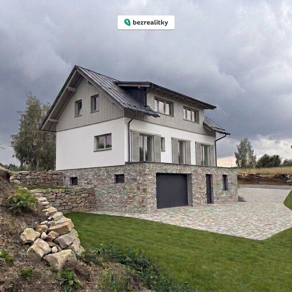 Prodej domu 140 m² s pozemkem 2 377 m²