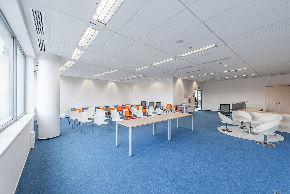 Pronájem kanceláře 329 m² – fotografie 4