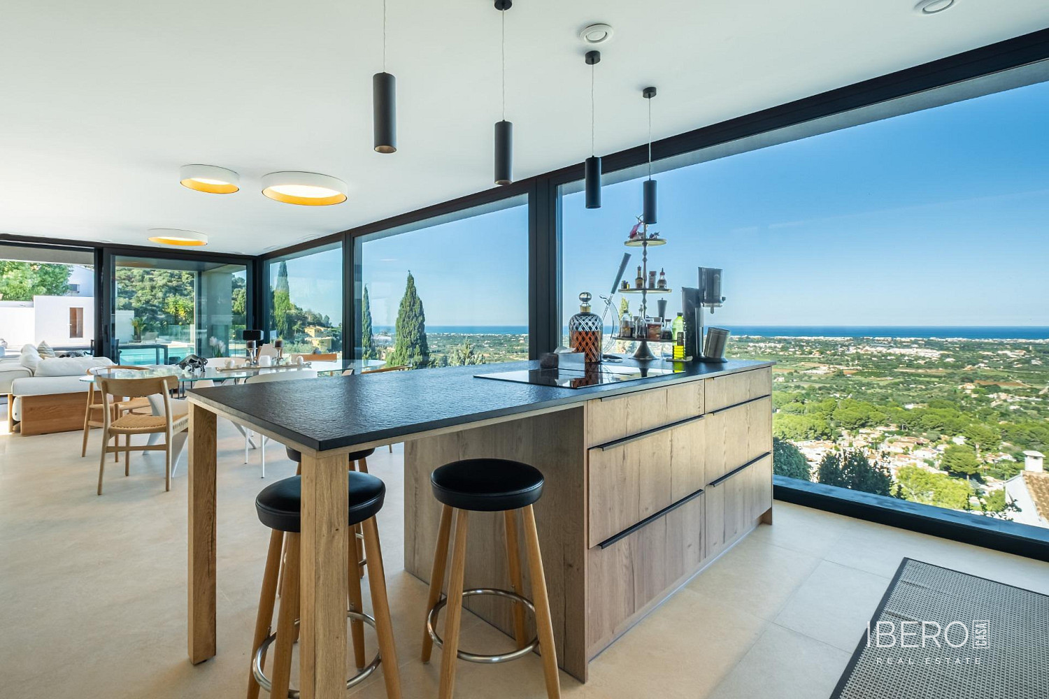 Prodej domu 280 m² s pozemkem 1 307 m² — photo 2