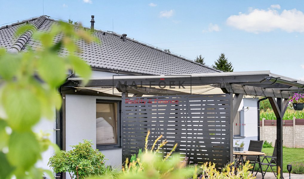 Prodej domu 154 m² s pozemkem 1 277 m², Hostouň – náhled fotky 9