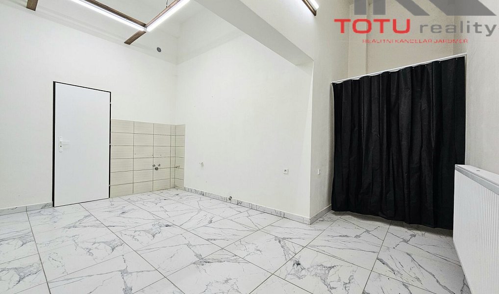 Pronájem komerčního objektu (jiného typu) 37 m², Jaroměř – náhled fotky 4