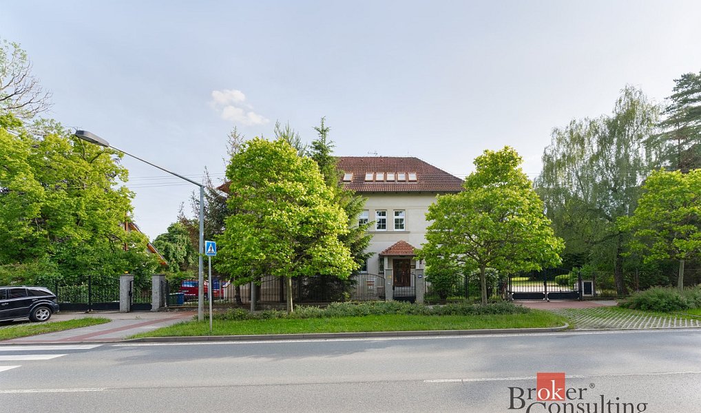 Prodej domu 1 000 m² s pozemkem 2 969 m², Hostivice – náhled fotky 47