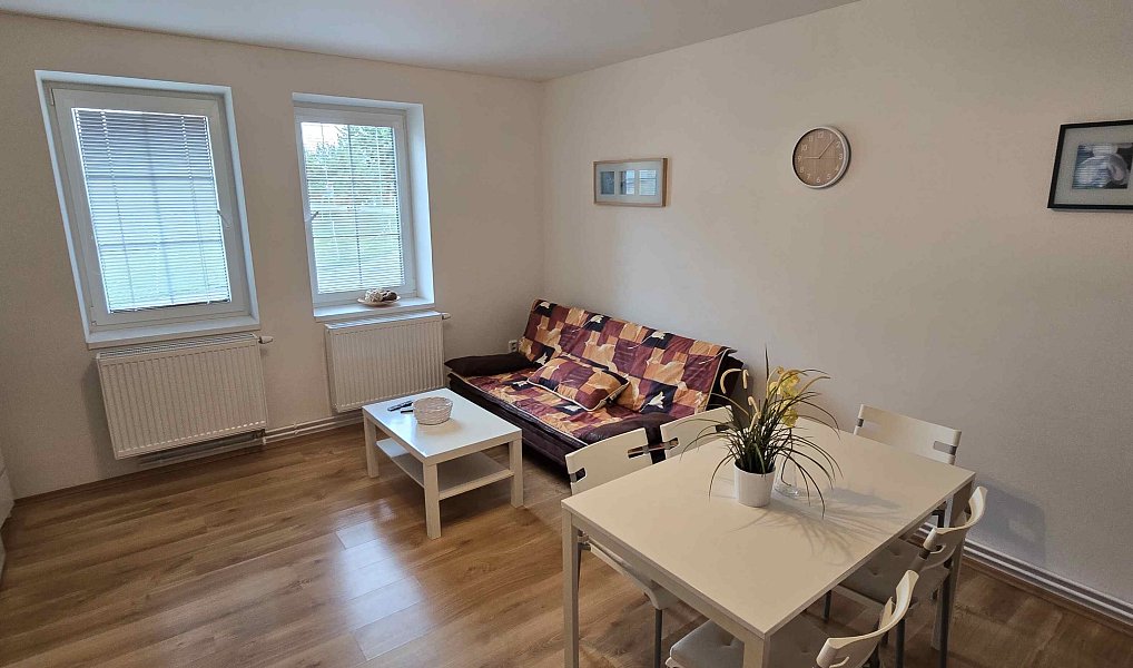 Pronájem domu 130 m² s pozemkem 200 m², Osek – náhled fotky 8