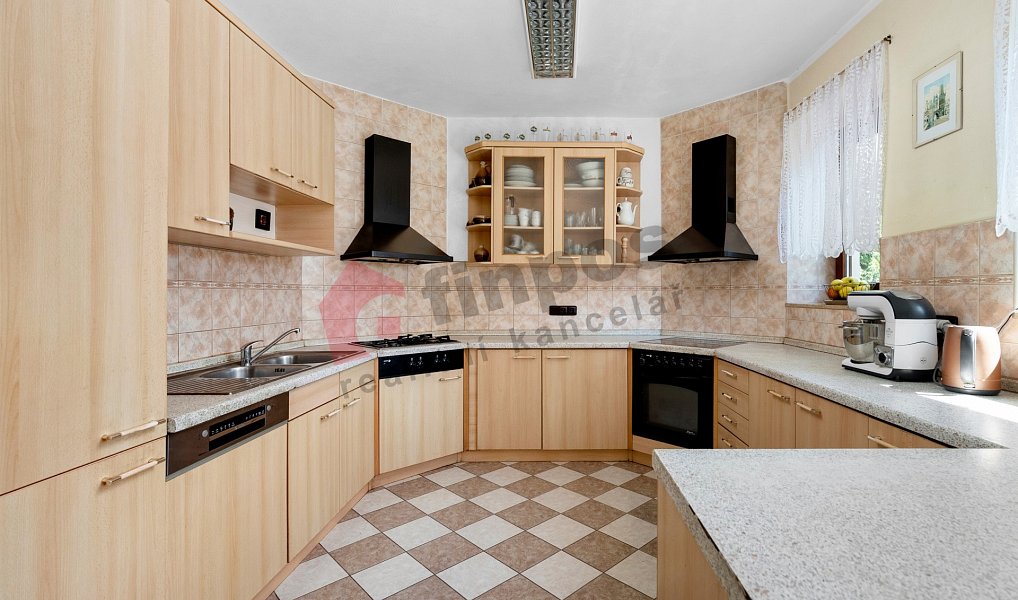 Prodej domu 347 m² s pozemkem 1 900 m², Lovčičky – náhled fotky 5