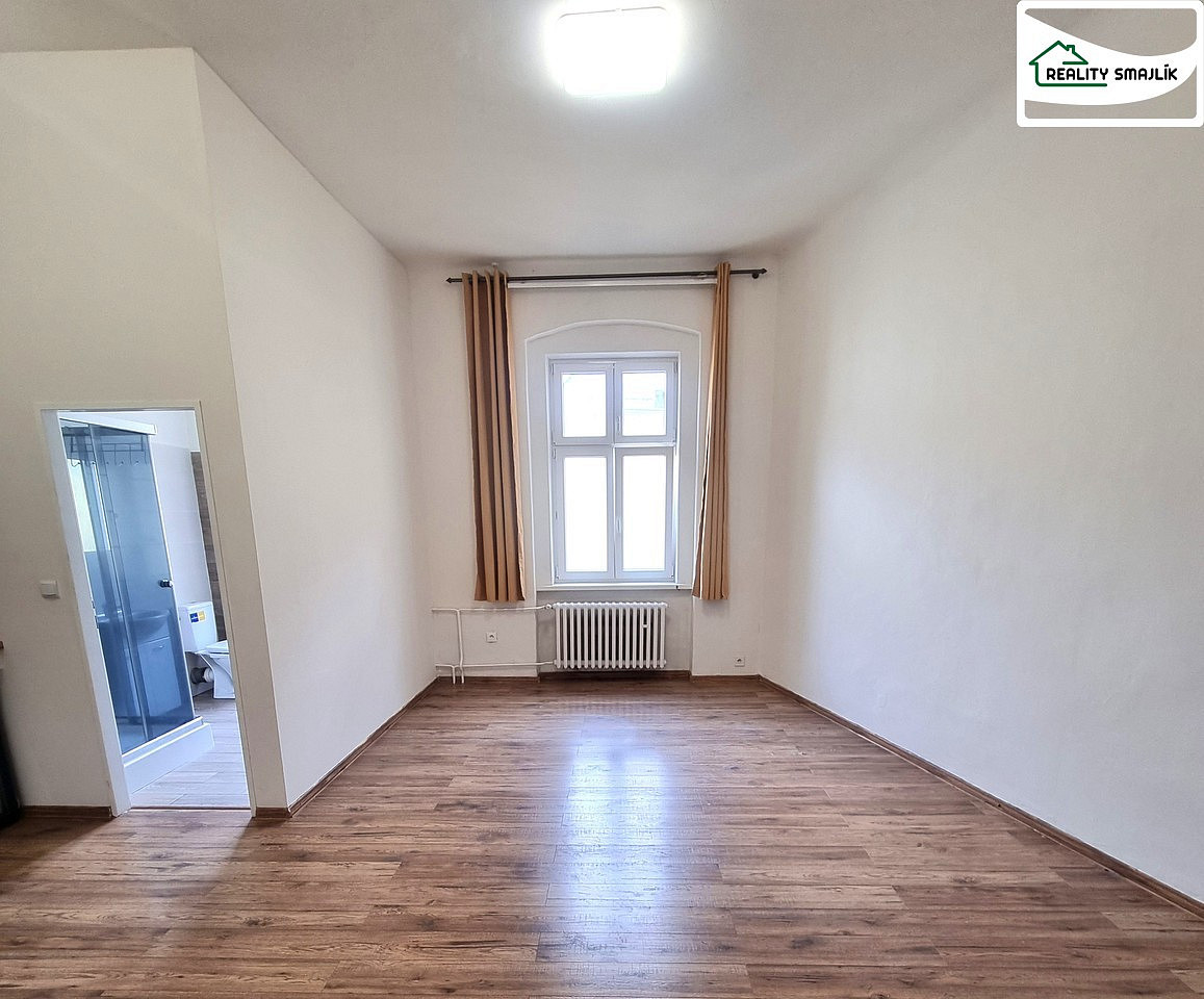 Pronájem kanceláře 28 m² – fotografie 3