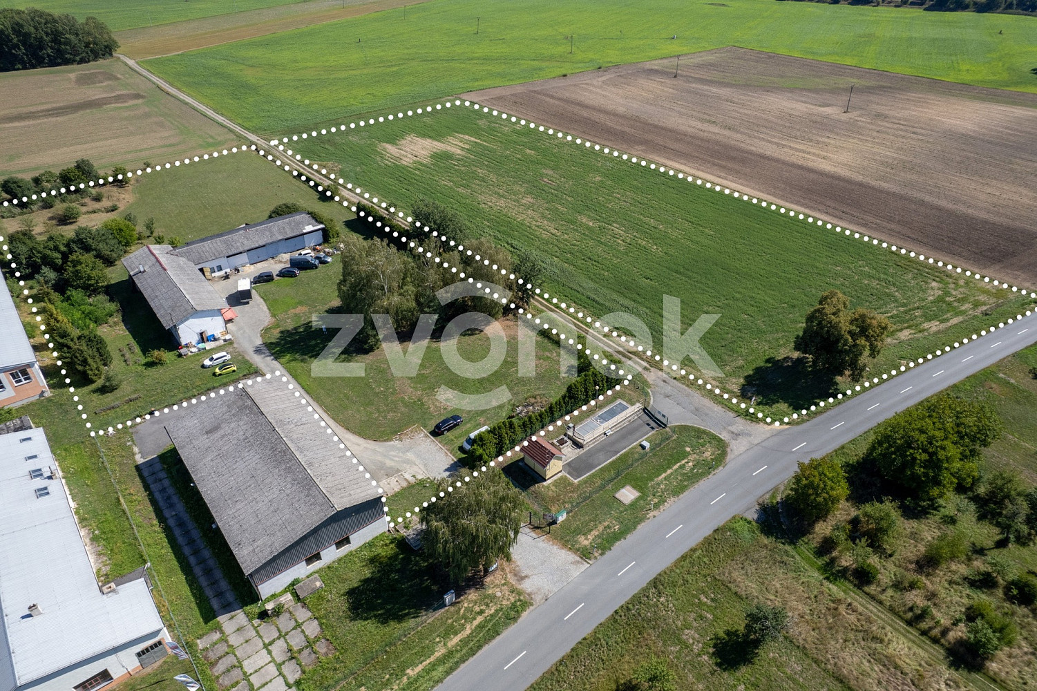 Prodej komerčního objektu (jiného typu) 740 m² – fotografie 2