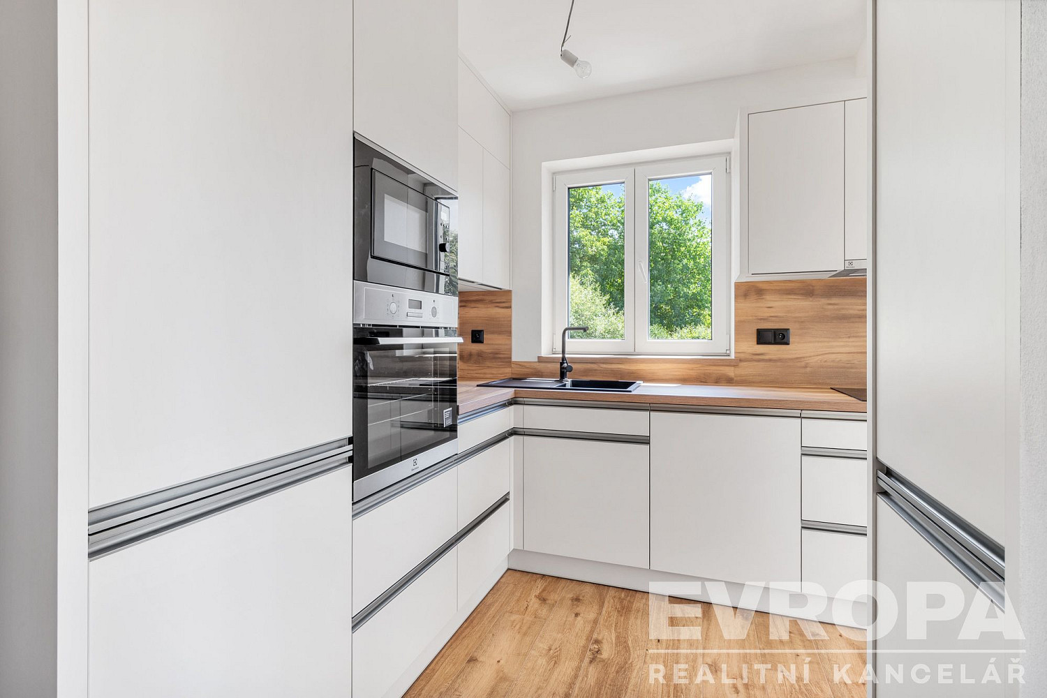 Prodej domu 169 m² s pozemkem 881 m² – fotografie 4