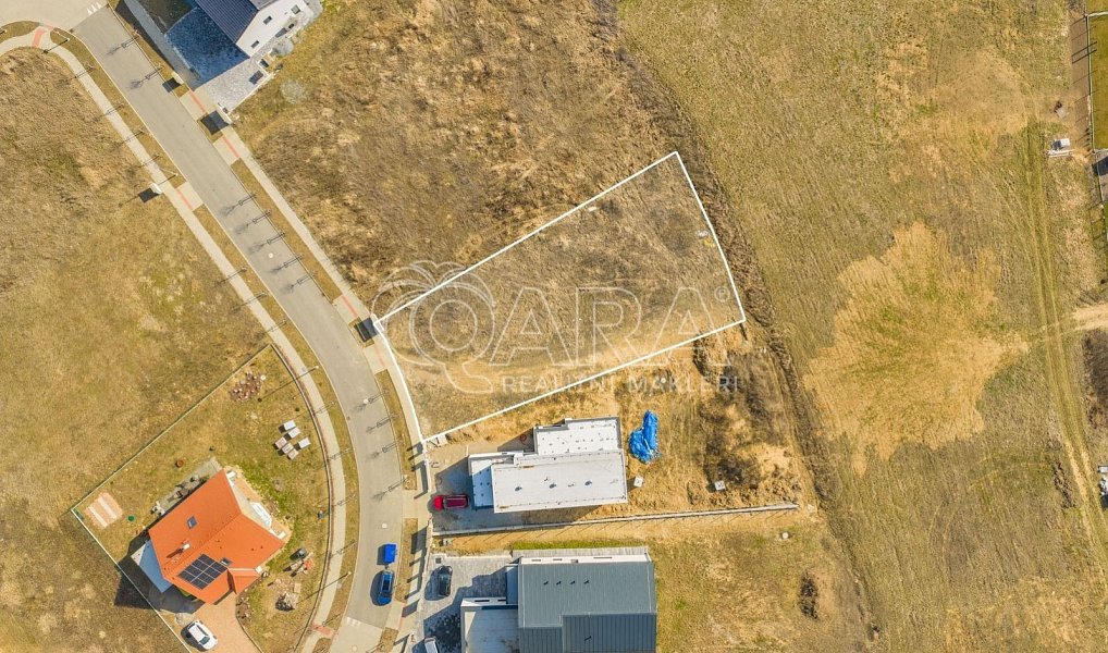 Prodej stavebního pozemku 918 m², Vysoký Újezd – náhled fotky 3