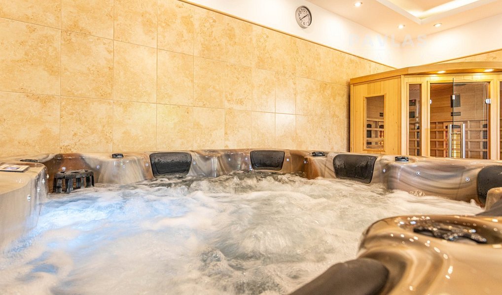 Prodej domu 233 m² s pozemkem 678 m², Jindřichův Hradec – náhled fotky 27