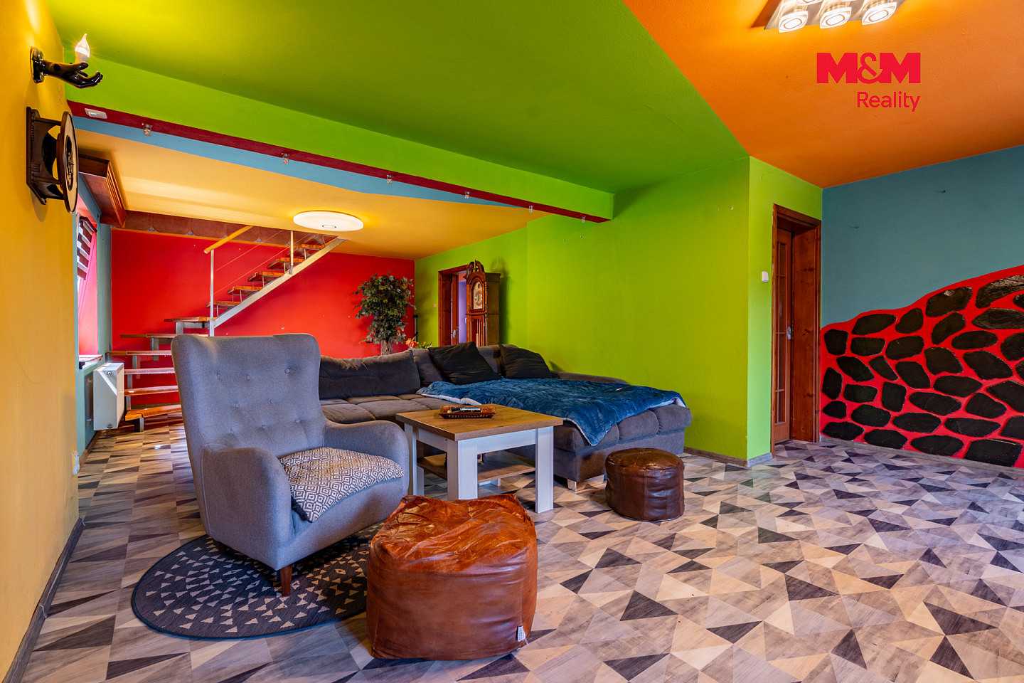 Prodej domu 829 m² s pozemkem 22 298 m²