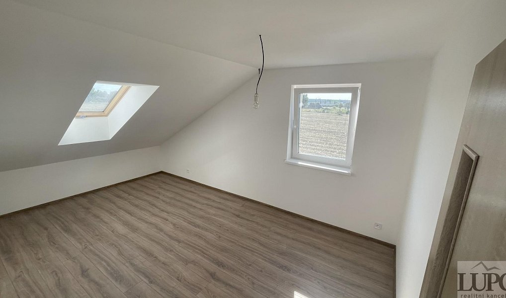 Prodej domu 128 m² s pozemkem 400 m², Postřižín – náhled fotky 12