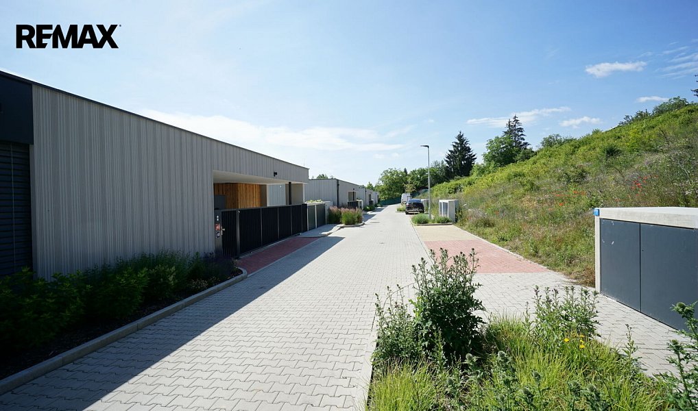 Prodej stavebního pozemku 721 m², Praha – náhled fotky 7
