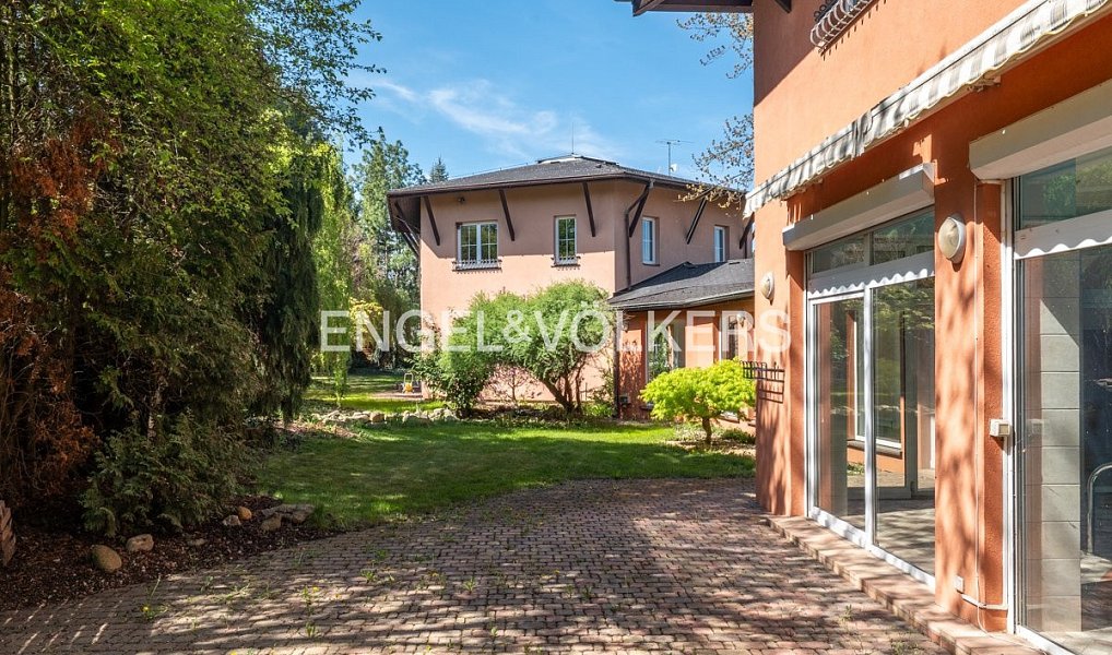 Prodej domu 463 m² s pozemkem 1 277 m², Přezletice – náhled fotky 18