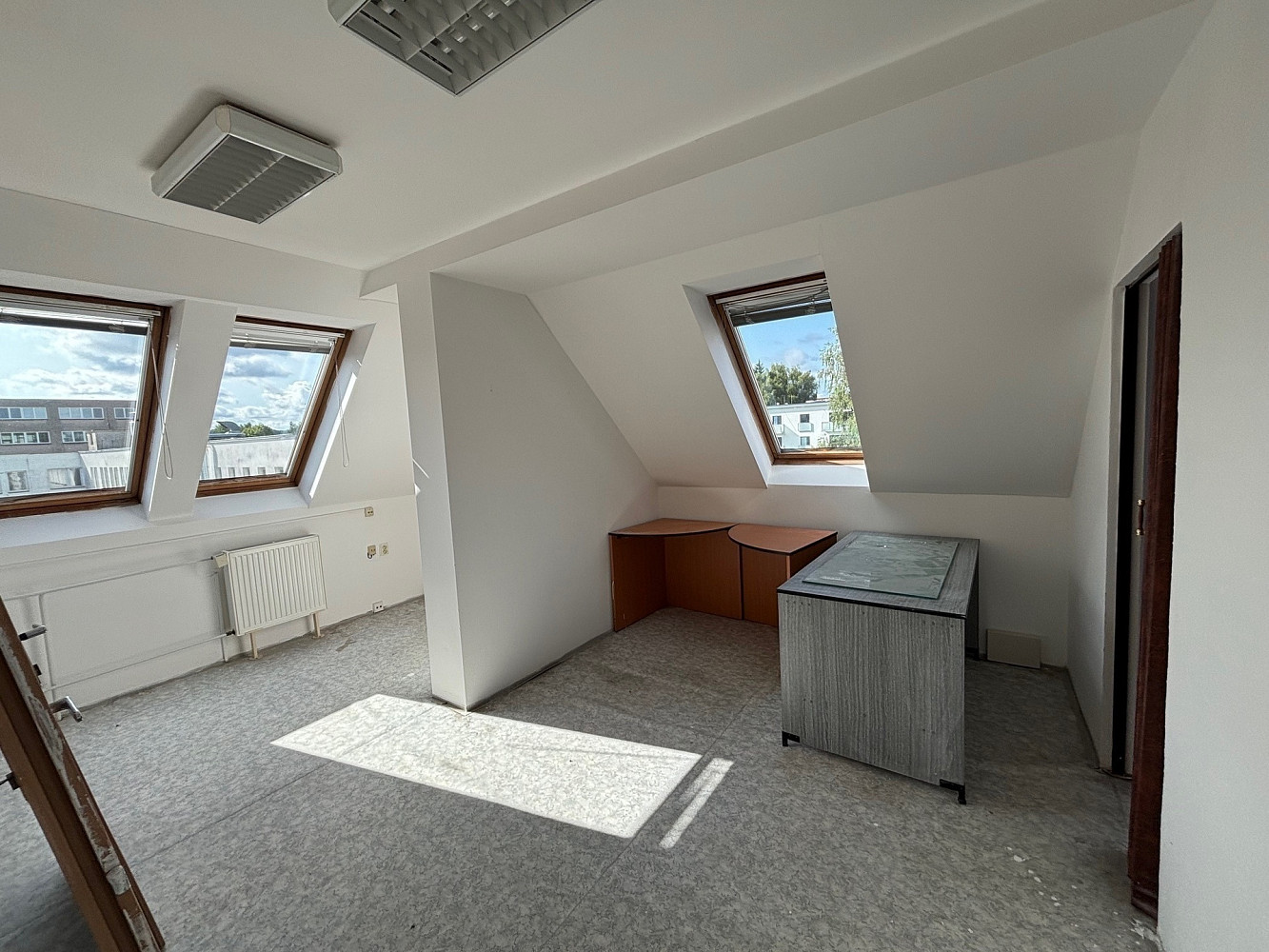 Pronájem skladovacích prostor 300 m² – fotografie 5