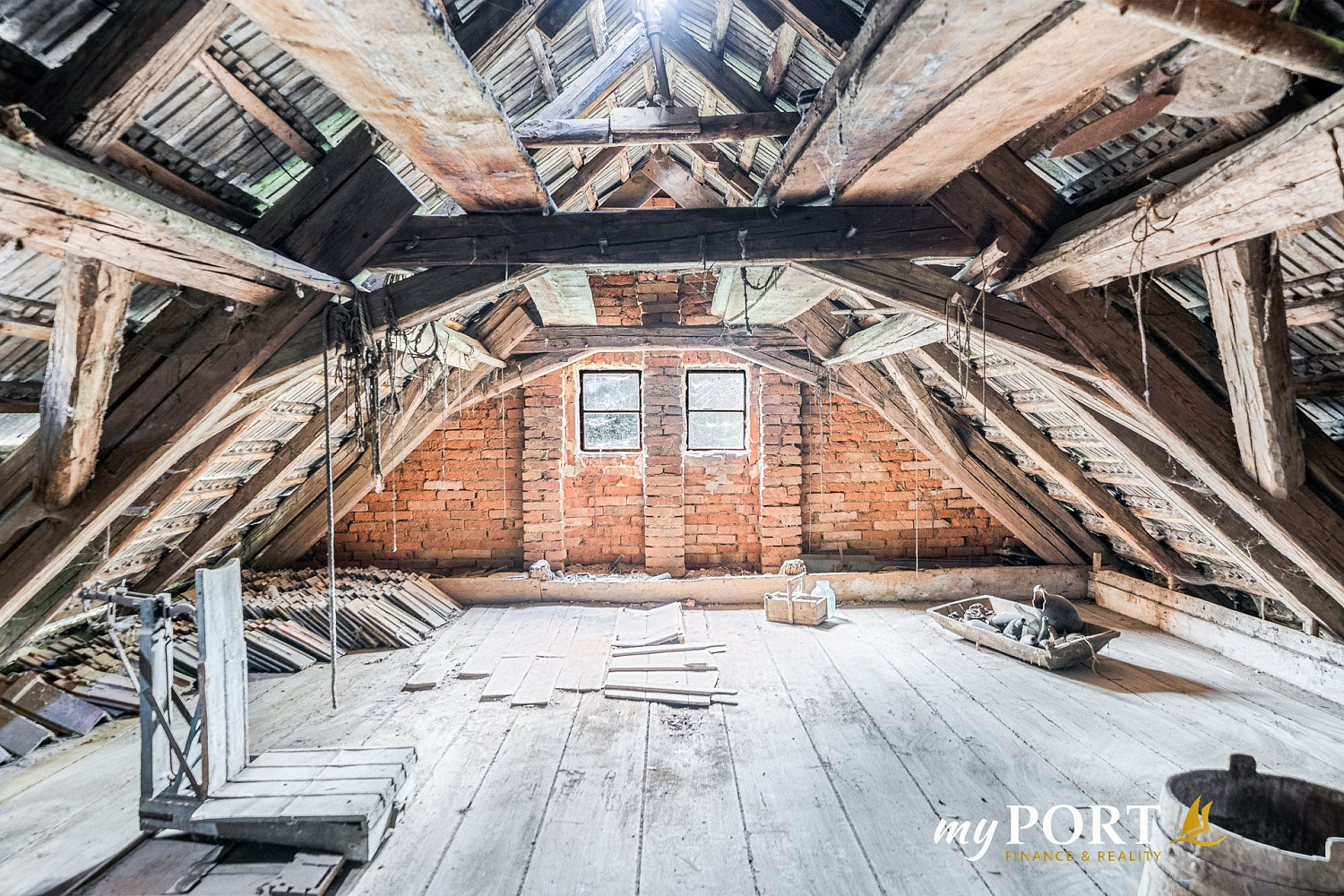Prodej domu 275 m² s pozemkem 2 635 m²