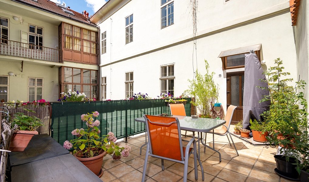 Pronájem bytu 3+kk 137 m², Praha – náhled fotky 3