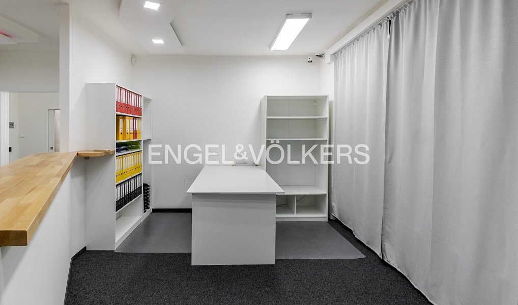 Pronájem kanceláře 175 m², Praha – náhled fotky 13