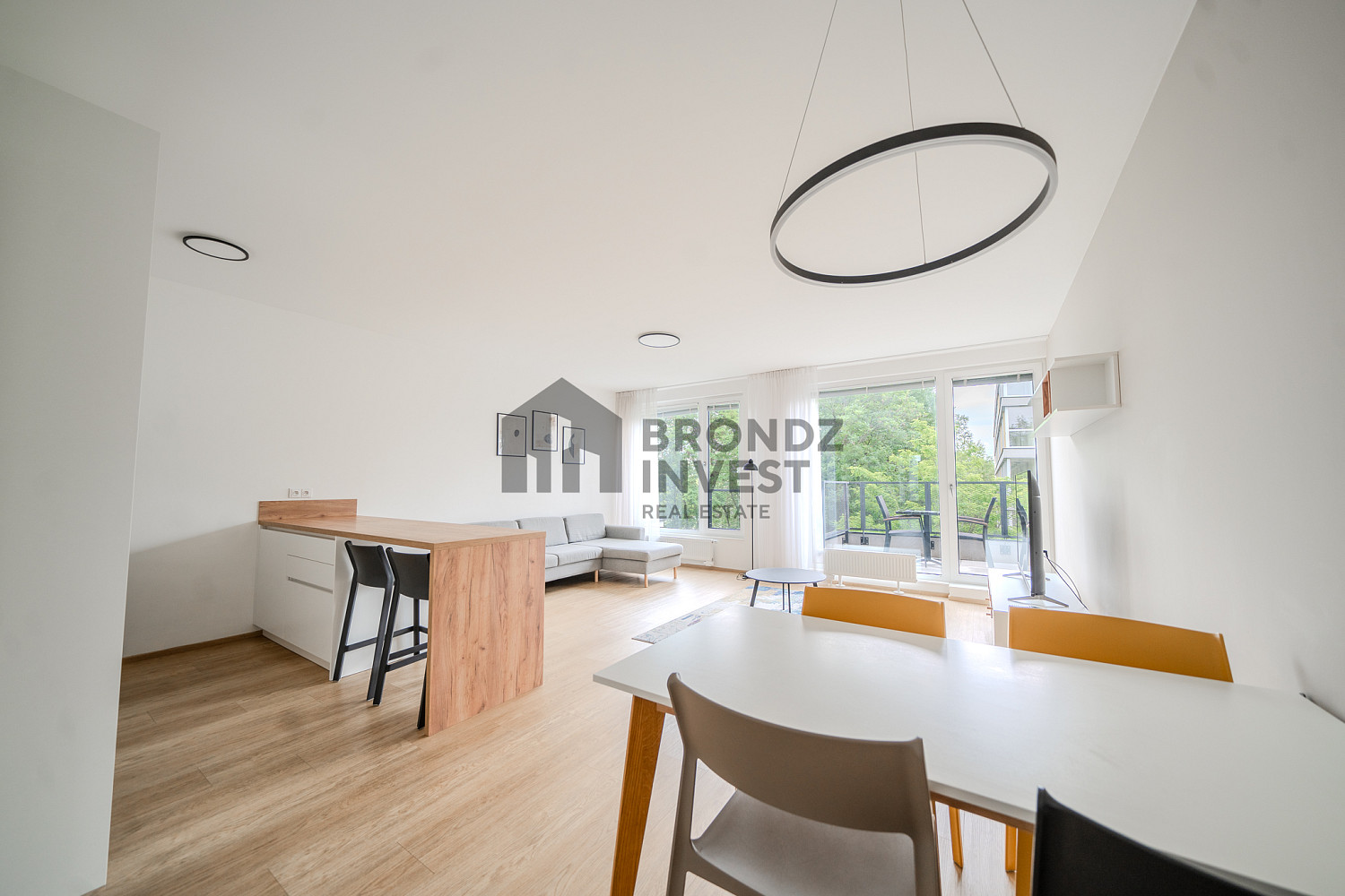 Pronájem bytu 3+kk 90 m² – fotografie 2