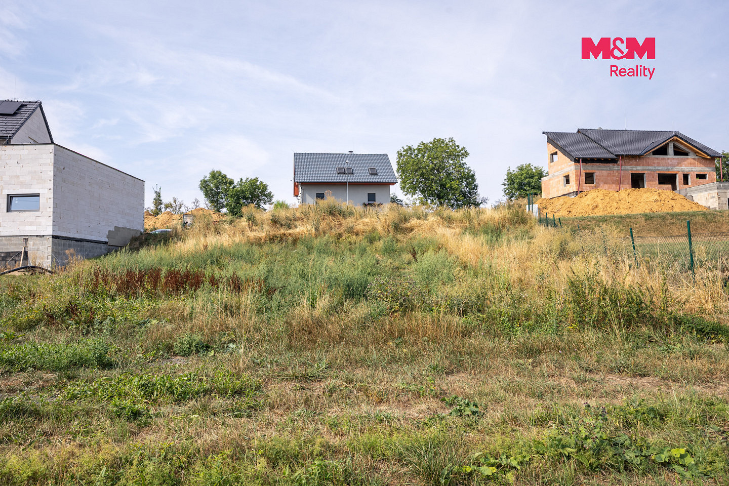 Prodej stavebního pozemku 827 m² – fotografie 3