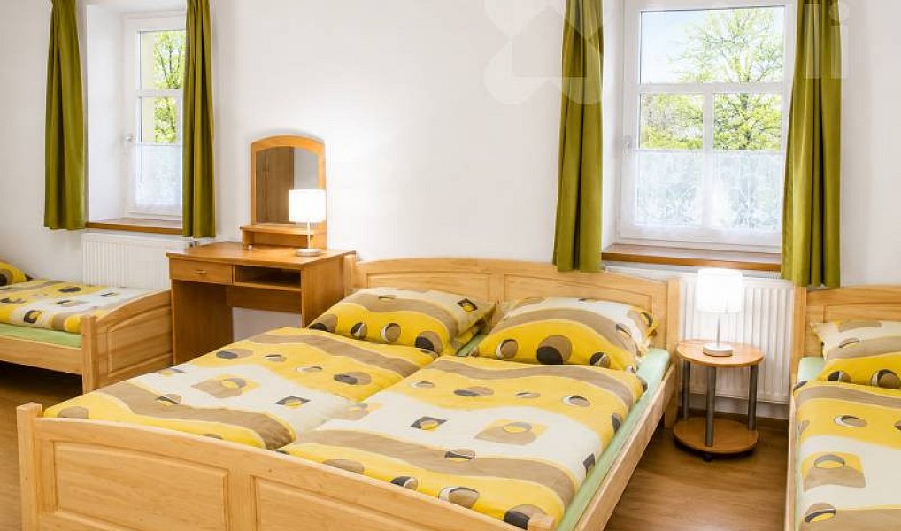 Prodej ubytovacího objektu 600 m², Stožec – náhled fotky 3