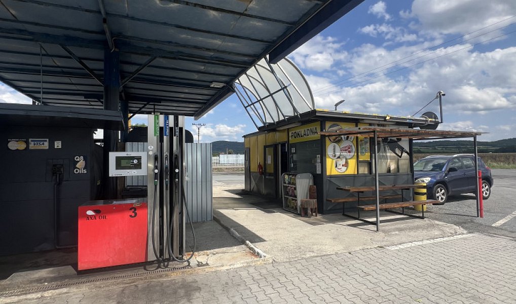 Pronájem komerčního pozemku 2 500 m², Bělkovice-Lašťany – náhled fotky 2