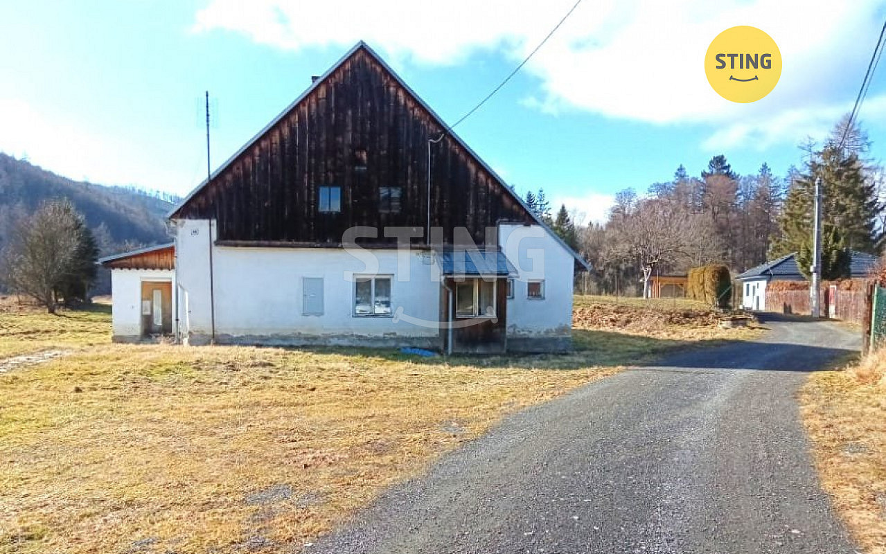 Prodej domu 157 m² s pozemkem 1 215 m²