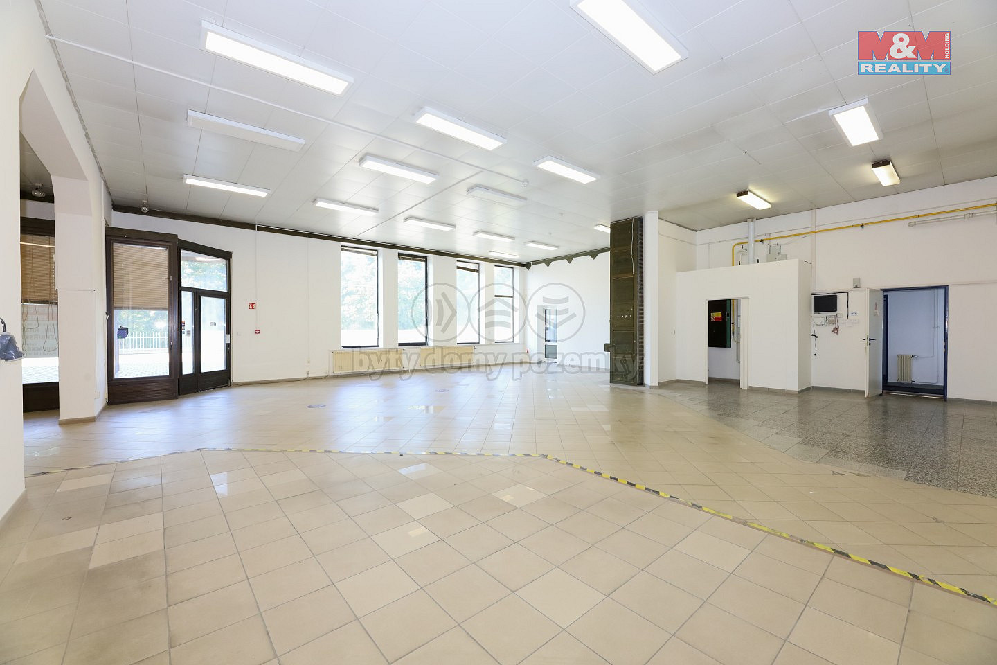Pronájem obchodních prostor 607 m² — photo 4