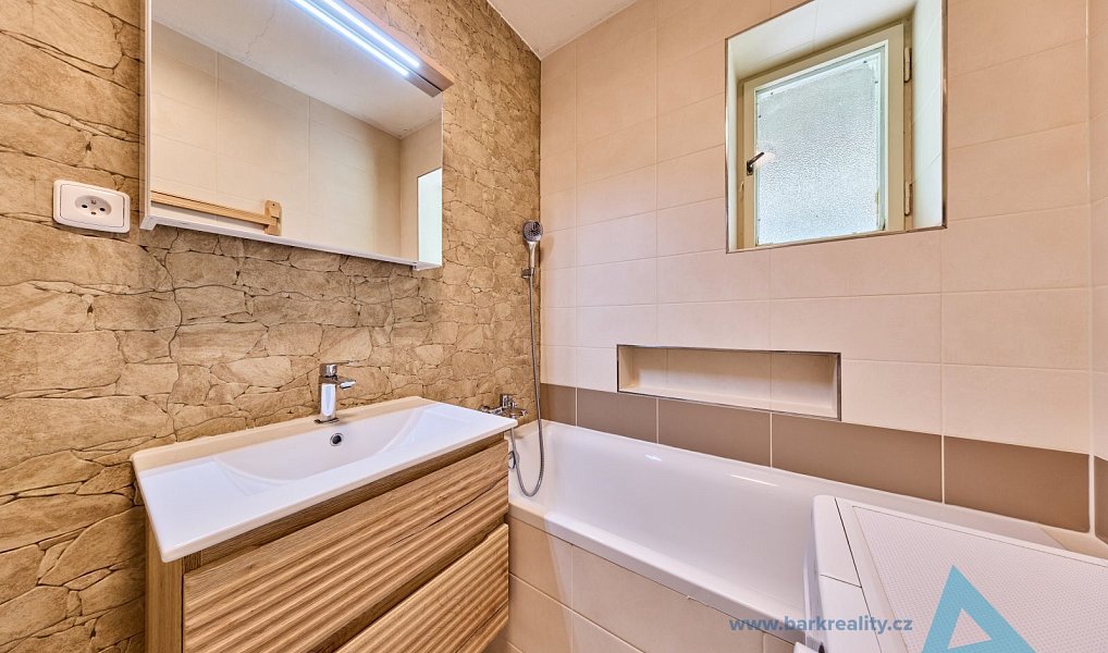 Prodej chaty/chalupy 141 m² s pozemkem 2 728 m², Nová Paka – náhled fotky 9