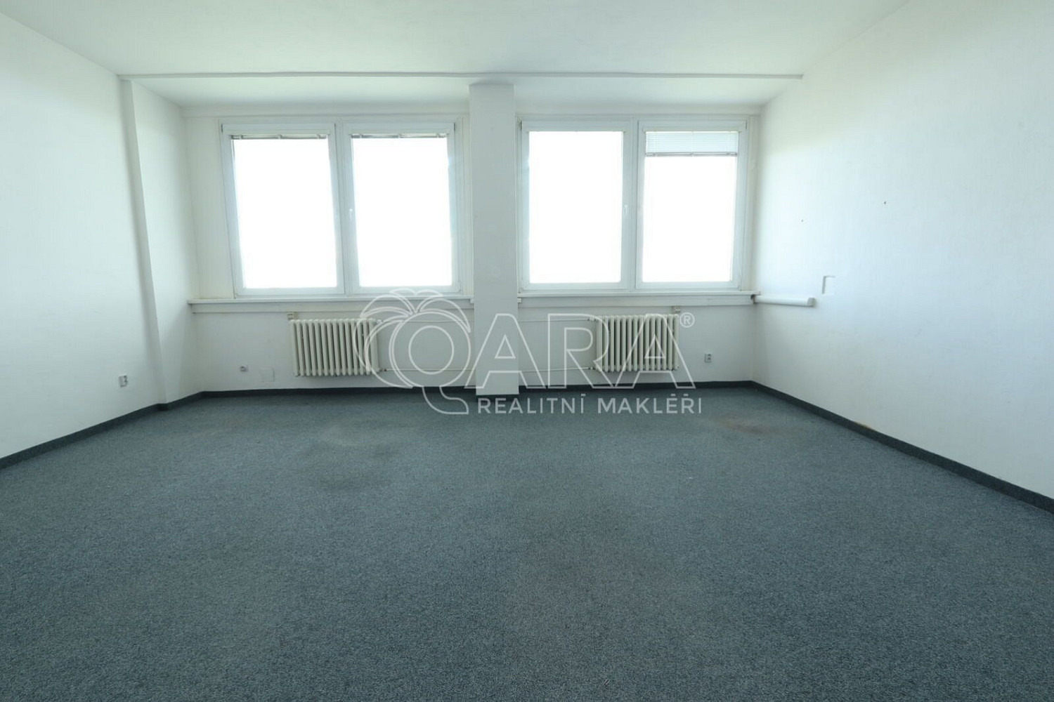 Pronájem kanceláře 35 m² – fotografie 2