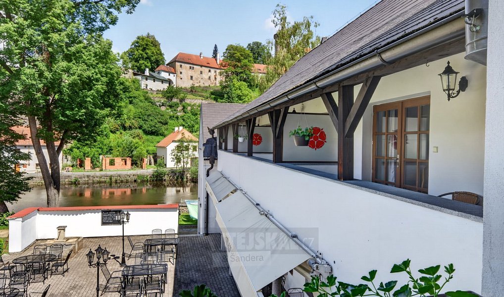 Prodej ubytovacího objektu 1 750 m², Rožmberk nad Vltavou – náhled fotky 18