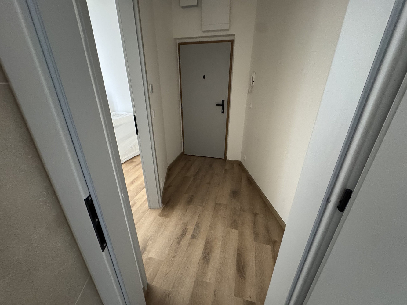 Pronájem bytu 1+kk 27 m² – fotografie 4