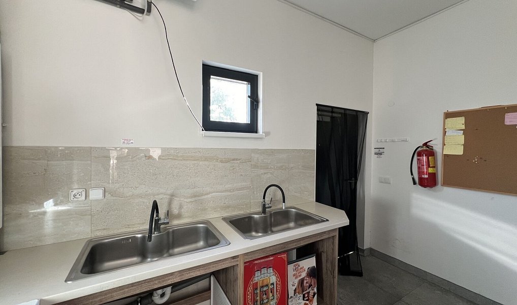 Pronájem komerčního objektu (jiného typu) 38 m², Ostrov – náhled fotky 18