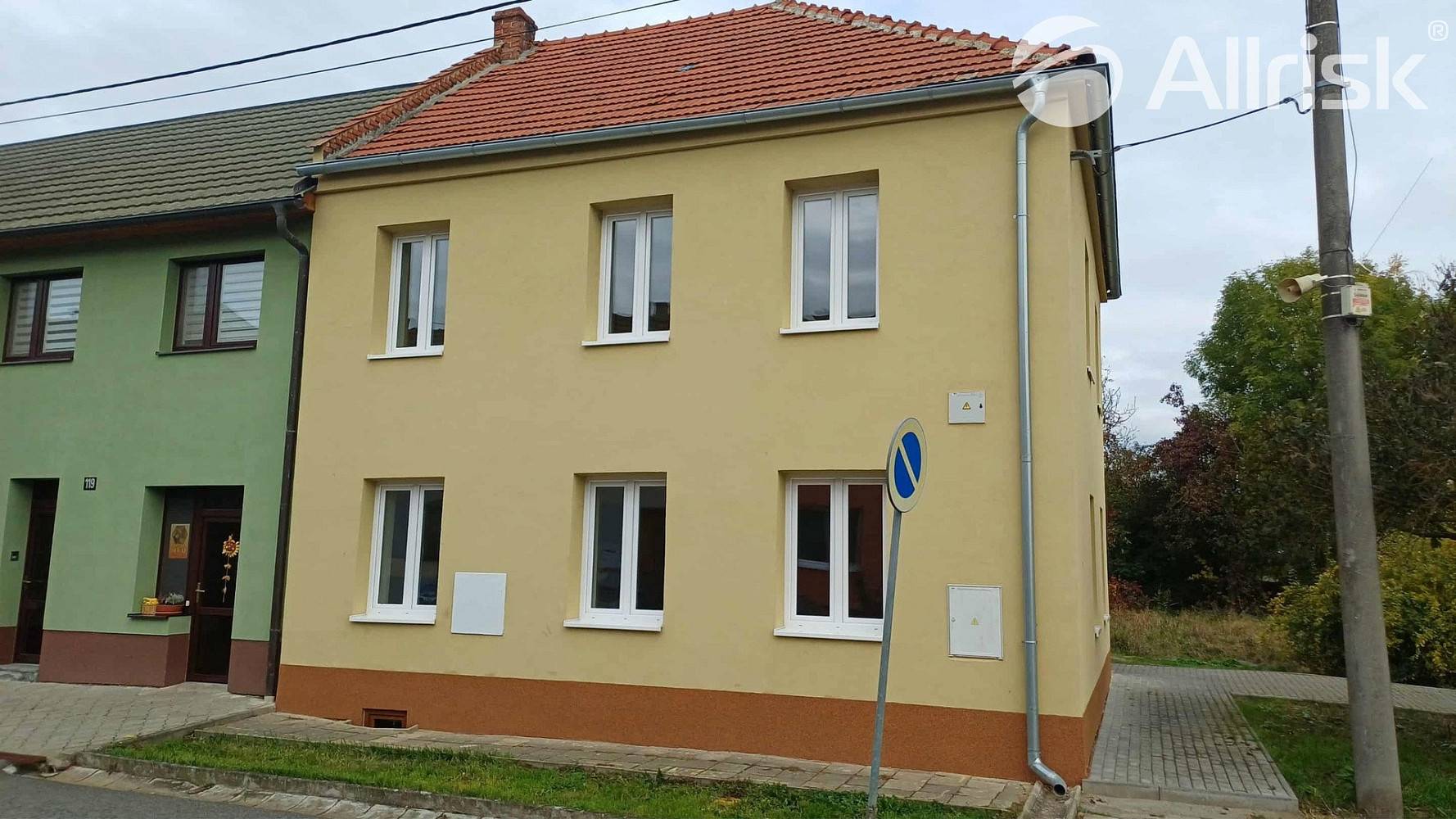 Prodej domu 182 m² s pozemkem 284 m² — photo 2