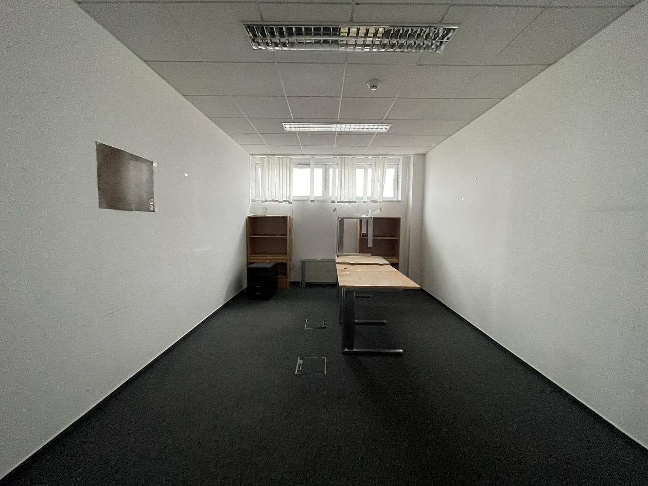 Pronájem kanceláře 50 m² – pohled 3
