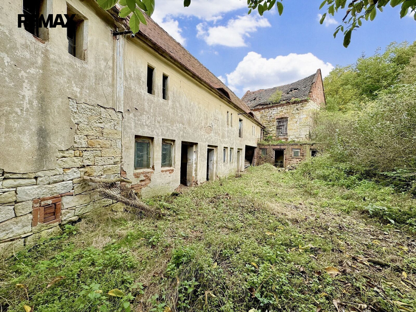 Prodej stavebního pozemku 889 m² – fotografie 5
